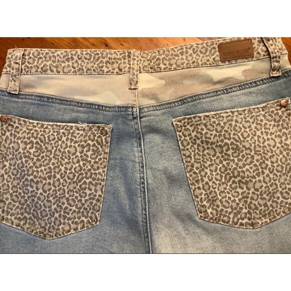 Judy Blue Jeans Size 11/30 H/R Slim Fit Ankle Stretchy Leopard/Camo Jungle - Picture 7 of 10